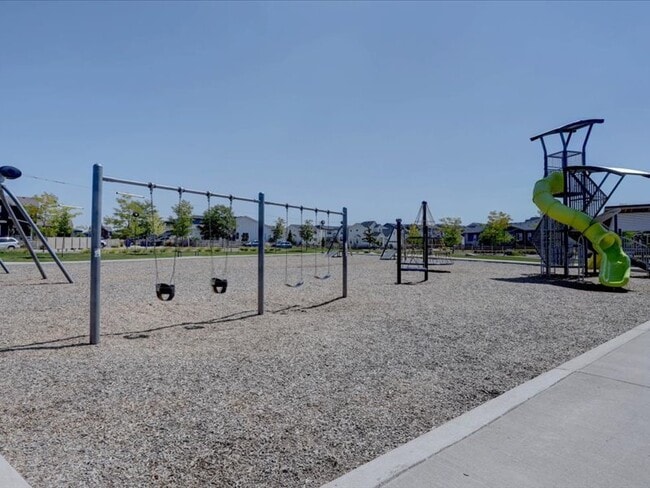 Building Photo - 8800 Hugo Dr