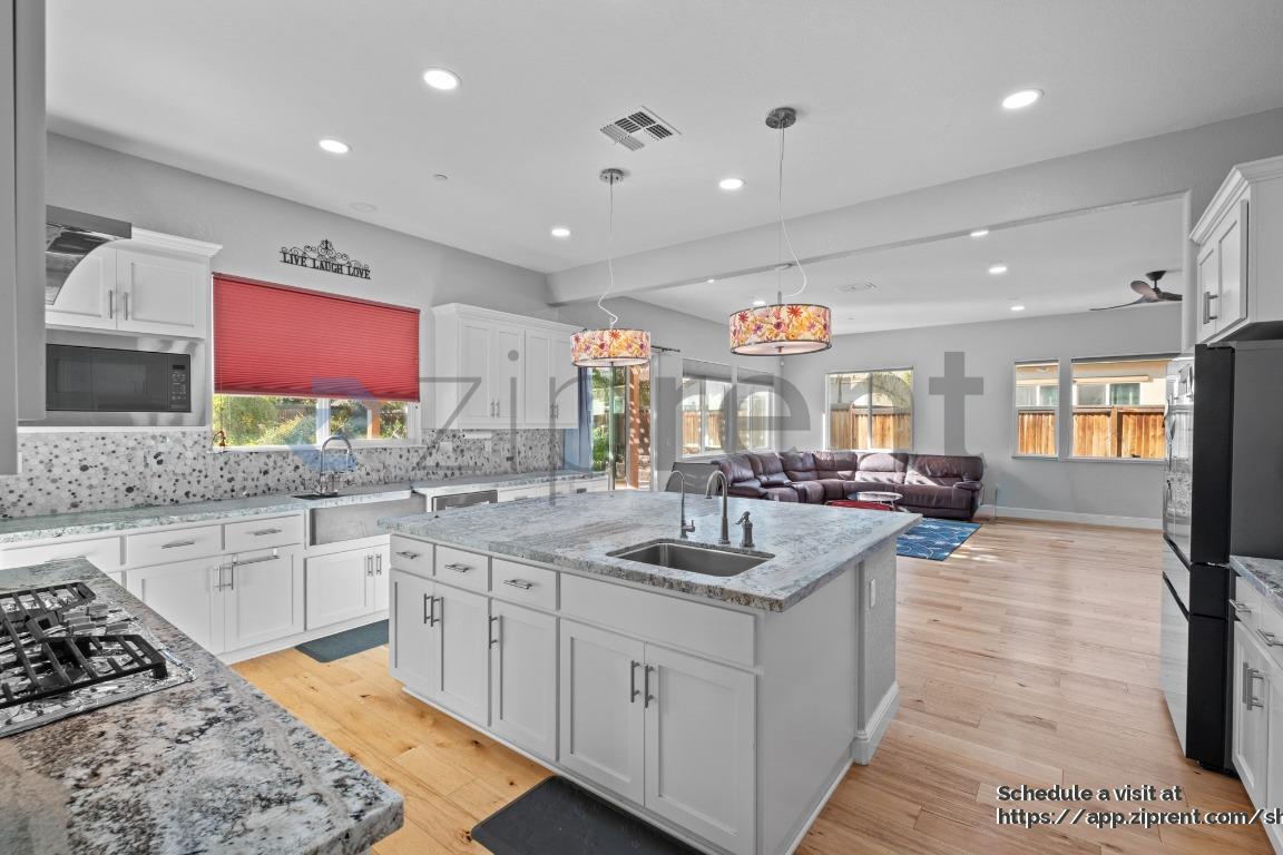 Building Photo - 1920 Muirwood Lp