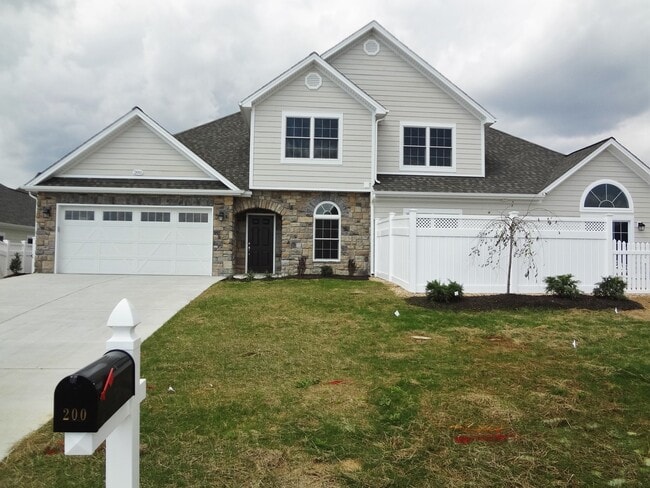 Primary Photo - Luxurious and Spacious Home