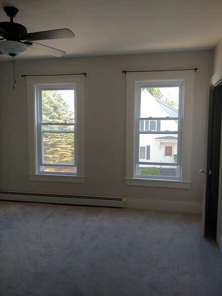 Building Photo - 90 Sagamore St