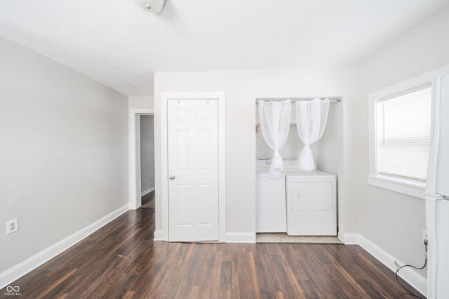 Building Photo - 1734 Olive St