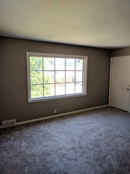 Building Photo - 6423 Powell Pl