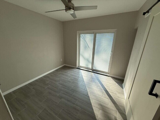 Building Photo - Large workshop available with home!