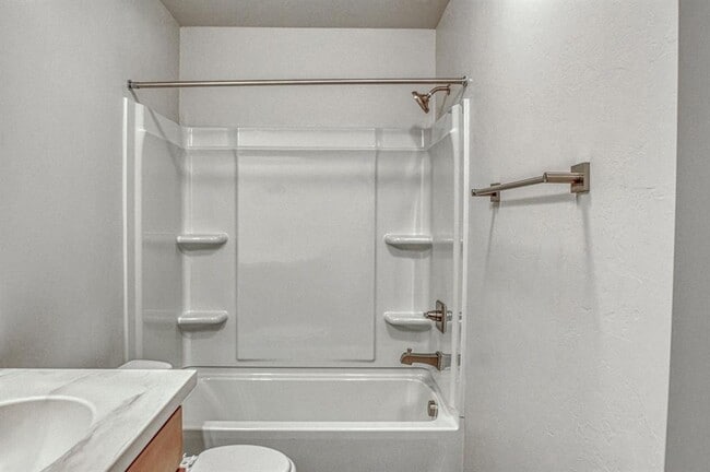 Building Photo - 624 Caladium Dr