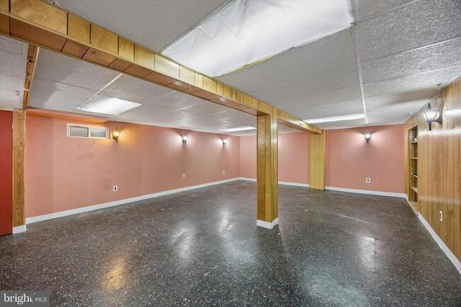 Building Photo - 76 Birch Ln