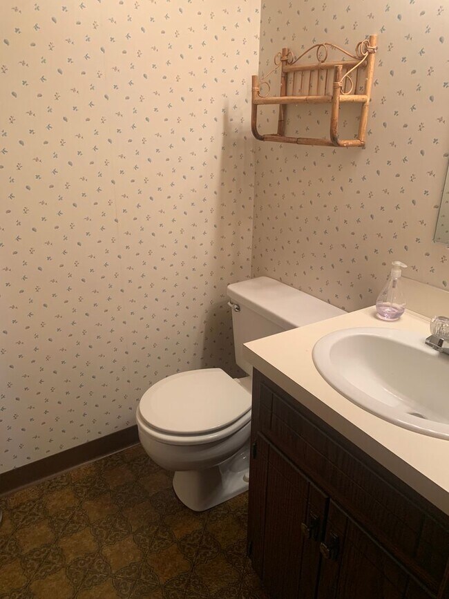 Building Photo - Looking for country living? Check out this...