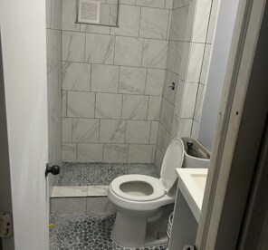 BATHROOM - 117 N 24th Ave