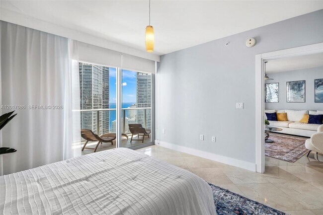 Building Photo - 200 Biscayne Blvd Way