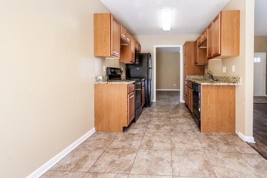 Building Photo - 1947 Mare Ave