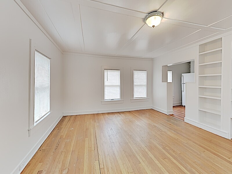 Building Photo - 3333 W 6th St