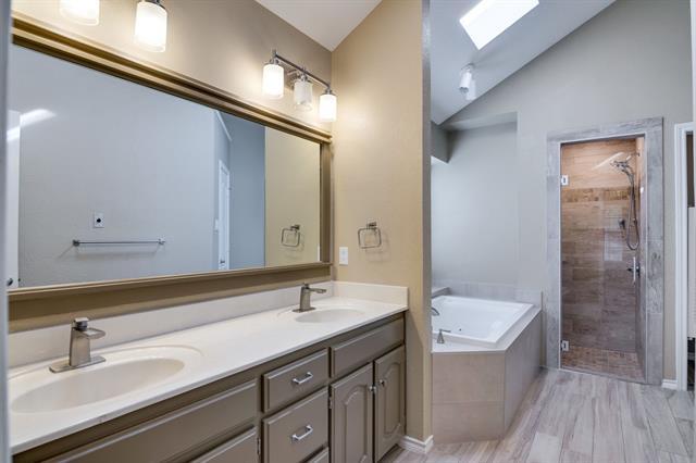 Building Photo - 7 Roaring Creek Ct