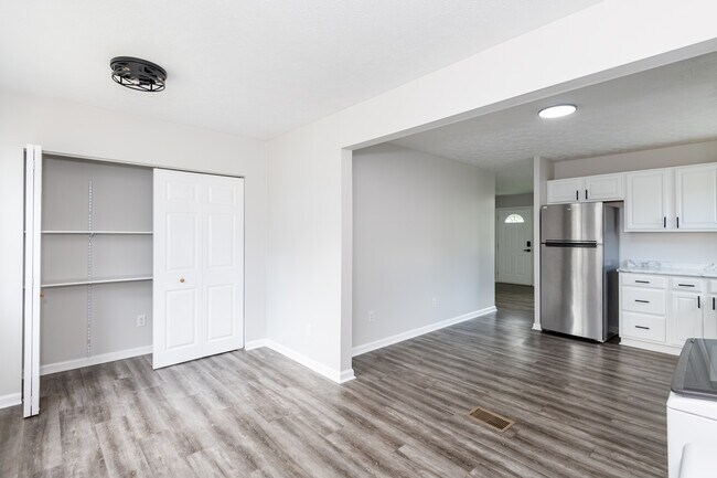 Building Photo - 5347 Haverfield Rd