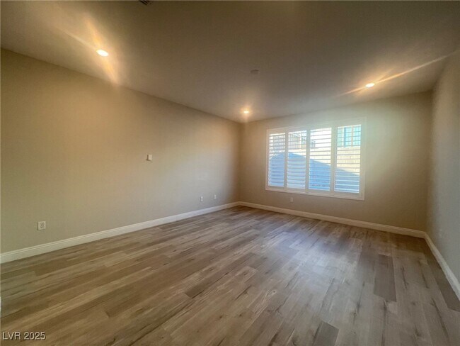 Building Photo - 2110 Millergrove Ave