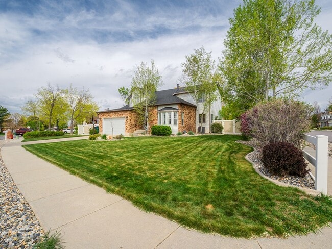 Building Photo - Spacious 5-Bedroom Home for Rent in Sandy, UT