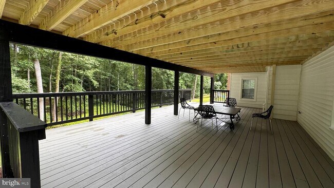 Building Photo - 10899 Woodland Falls Dr