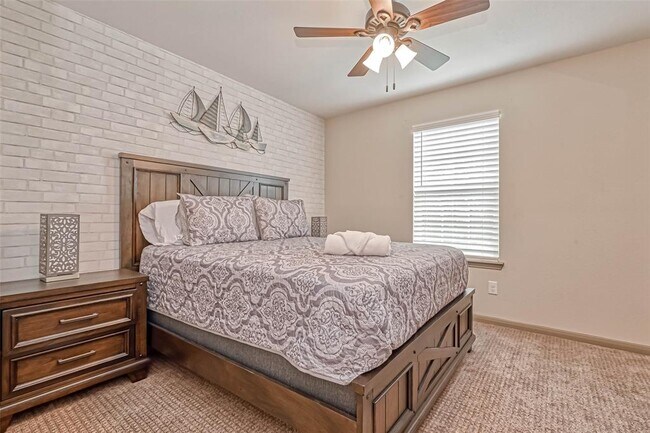 Building Photo - 127 Teralyn Grv Lp