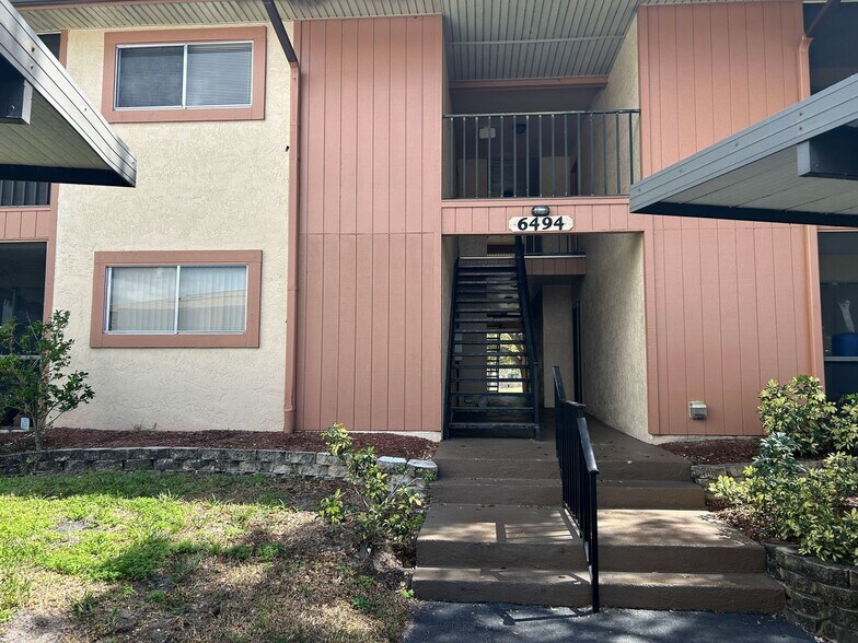 Building Photo - 2/2 Ground Floor Condo off Island Park Rd