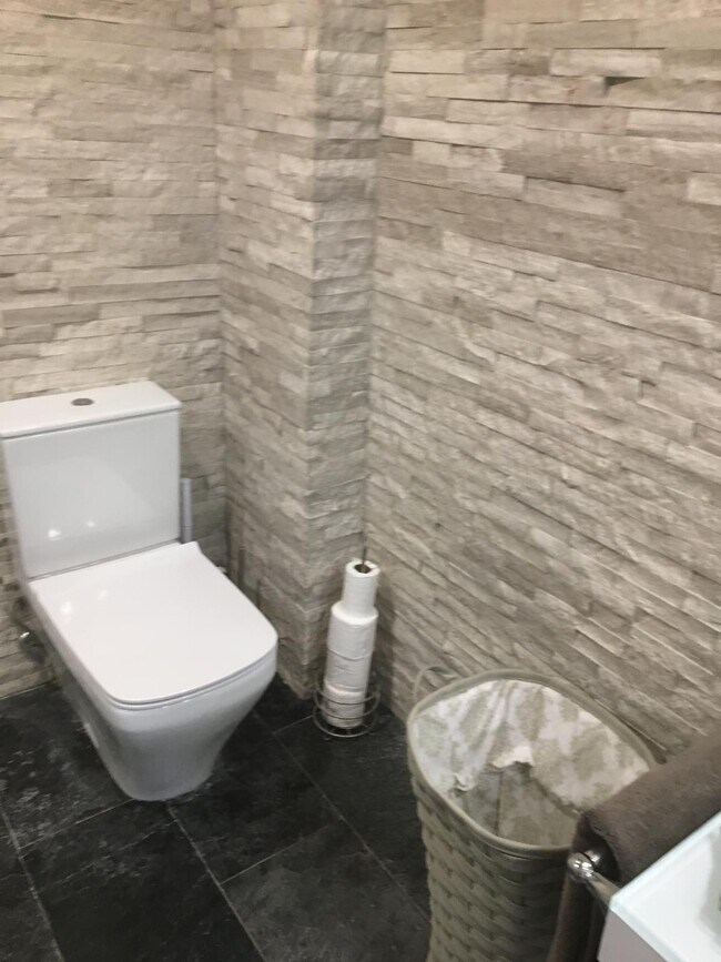 Building Photo - 7770 La Mirada Dr