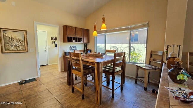 Building Photo - 37796 S Golf Course Dr