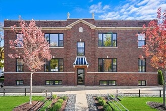 Building Photo - 4153 N Hermitage Ave