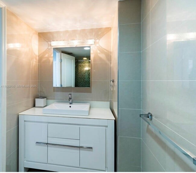 Building Photo - 18071 Biscayne Blvd