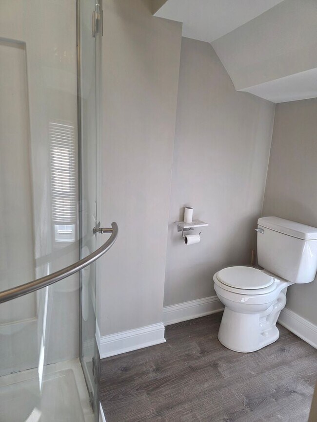 Building Photo - 2nd floor Apartment in Townsend