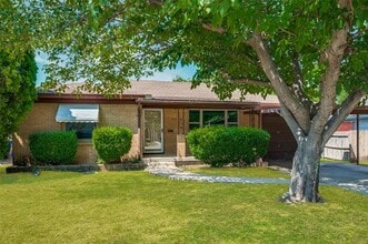 Building Photo - 512 Odie Dr
