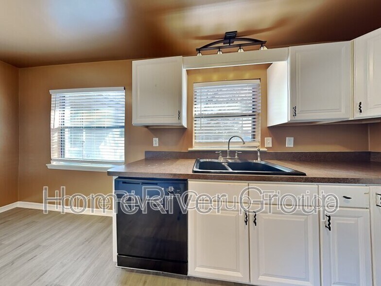 Building Photo - 11820 SE 72nd Terrace Rd