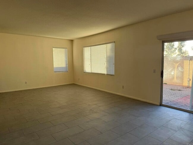 Building Photo - 4983 Calle Arquero