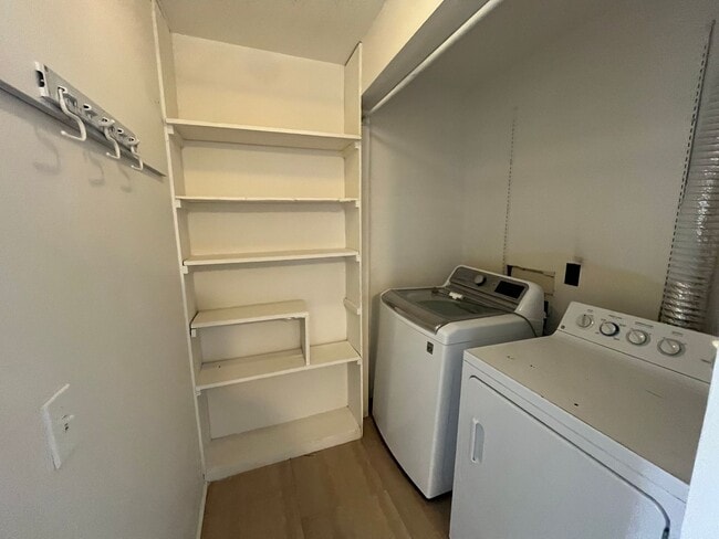 Building Photo - Newly Updated Duplex in Northwest Fort Collins