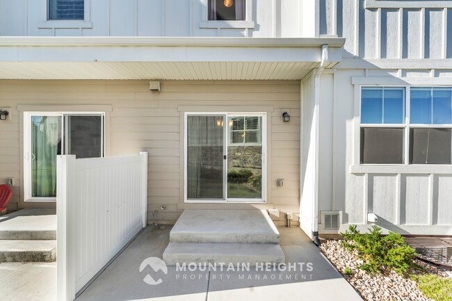 Building Photo - 607 Sawback Ln