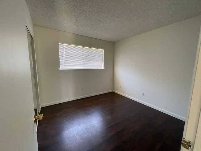 Building Photo - 4617 Livingston Way
