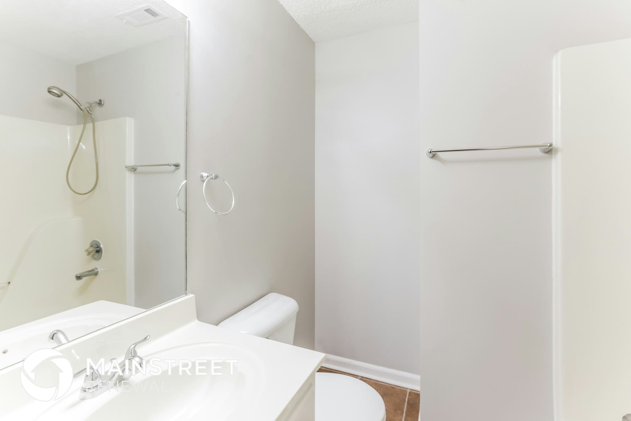 Building Photo - 6915 Blackthorn Dr