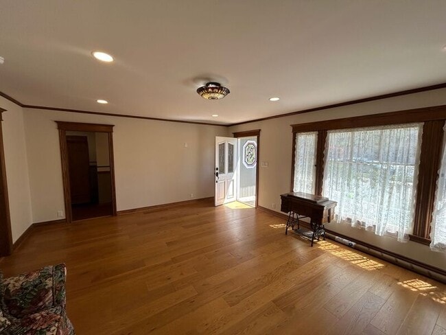Building Photo - 2434 Florencita Dr W