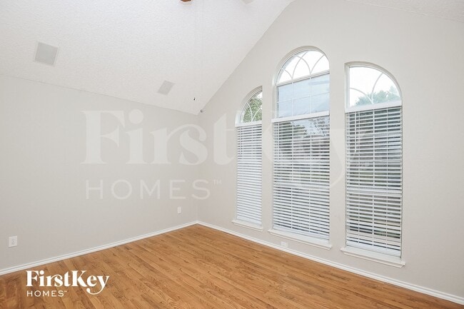 Building Photo - 1411 Springwood Dr