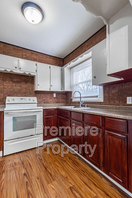 Building Photo - 7111 NE 52nd St