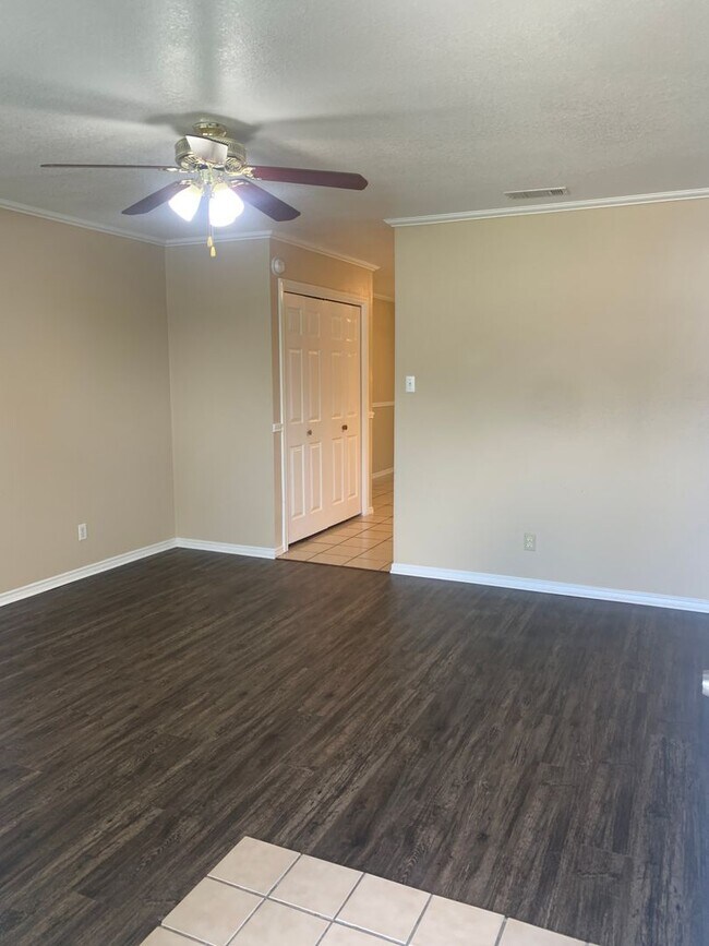 Building Photo - 1815 Pontotoc