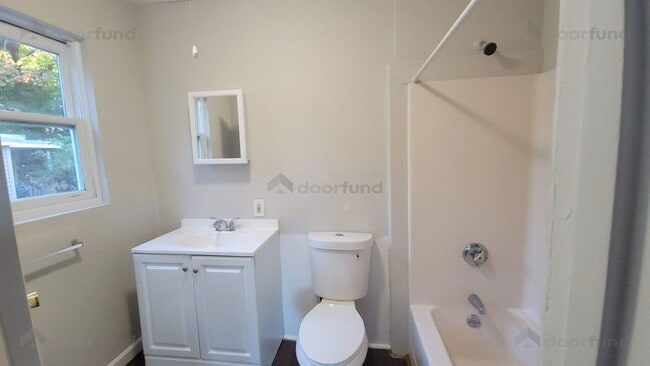 Building Photo - 28 Prescott St