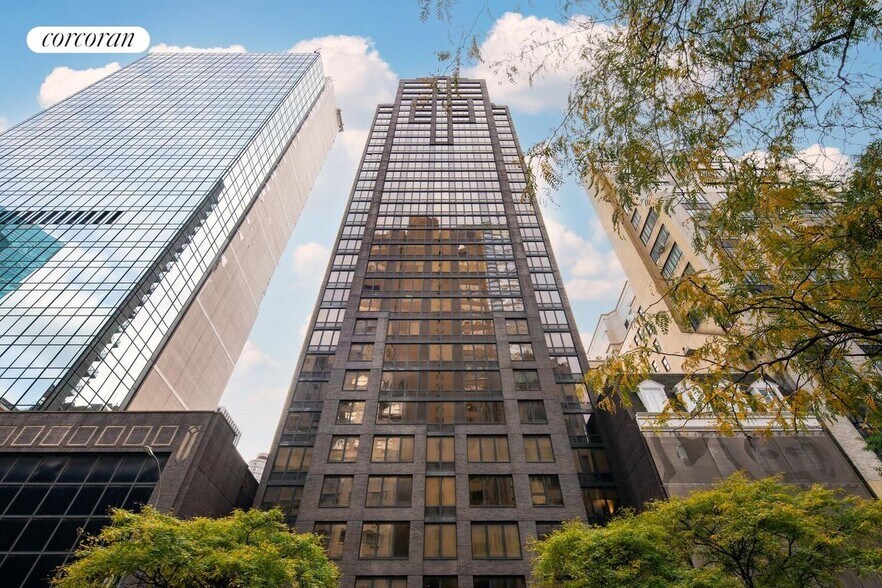Building Photo - 150 E 57th St
