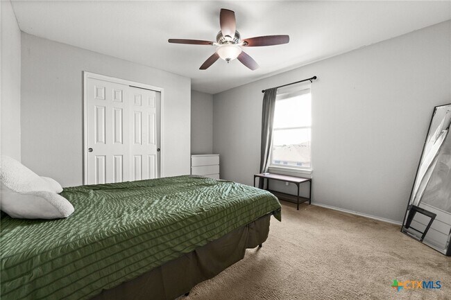 Building Photo - 504 E Little Dipper Dr