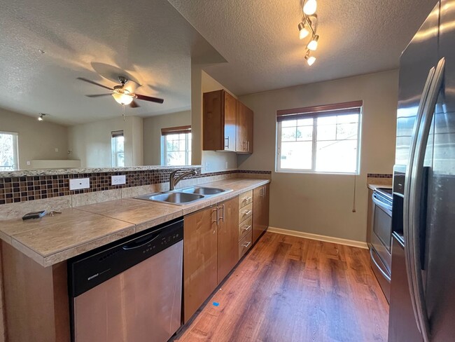 Building Photo - Spacious Hillsboro 2 Bed 2 Bath Condo - Ga...