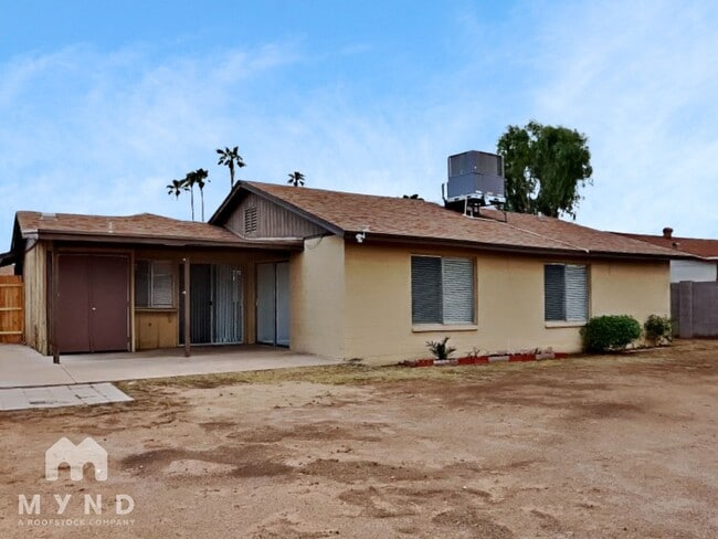 Building Photo - 5632 W Comet Ave