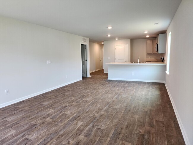 Building Photo - 1015 Course Ln