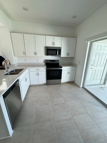 Building Photo - 6167 Whetstone Ct