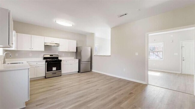 Building Photo - 848 Ridge Ave NW