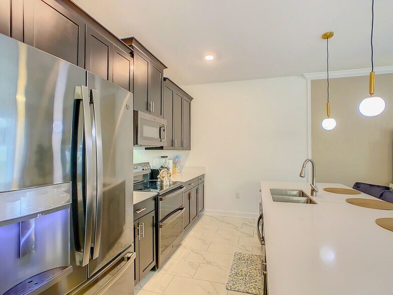 Building Photo - 3000 Protagonist St