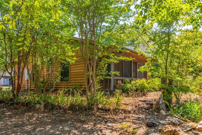 Building Photo - 306 Homesite Rd
