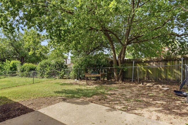 Building Photo - 113 Meteor Dr