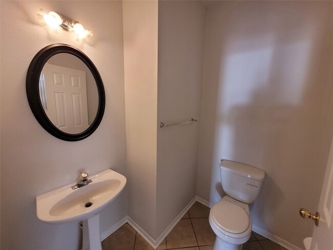 Building Photo - 17403 Canyon Knoll Dr