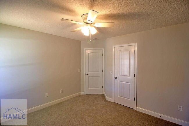 Building Photo - 326 Fairview Cir